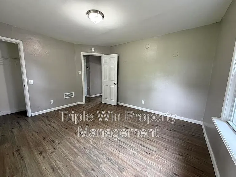 802 Rolwes Ave — Photo 18
