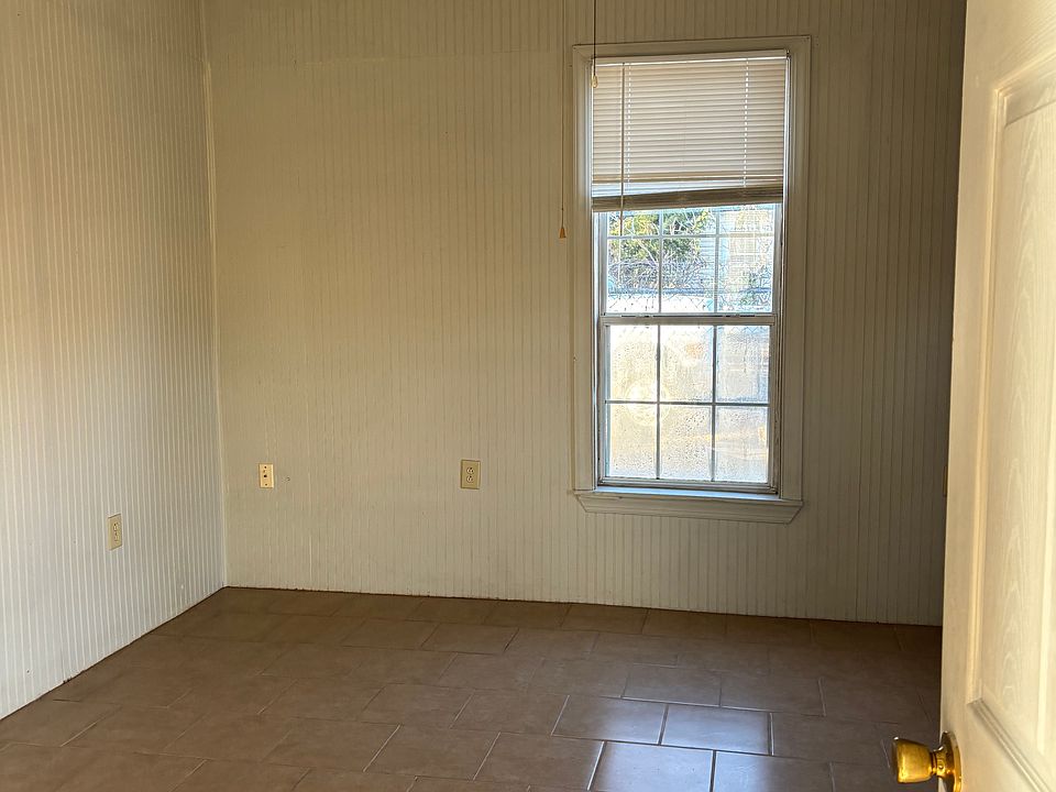 2nd image of 5414 S 29th St