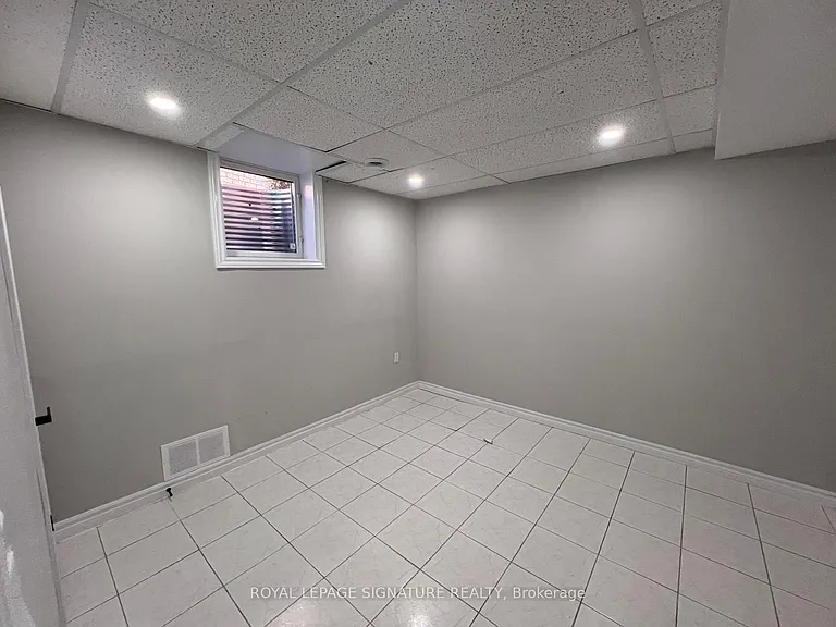 23 Princess Blvd #BASEMENT — Photo 11