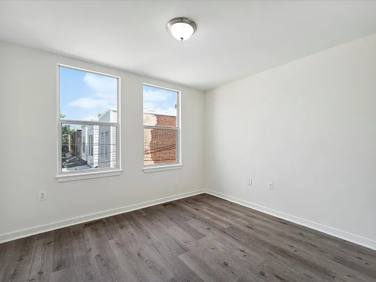 2036 N 32nd St #B — Photo 17