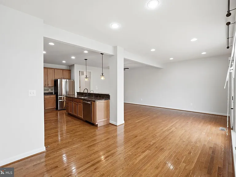 21253 Park Grove Ter — Photo 10