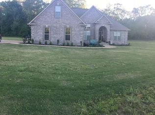 445 Ridgewood Dr, Henderson, TN 38340