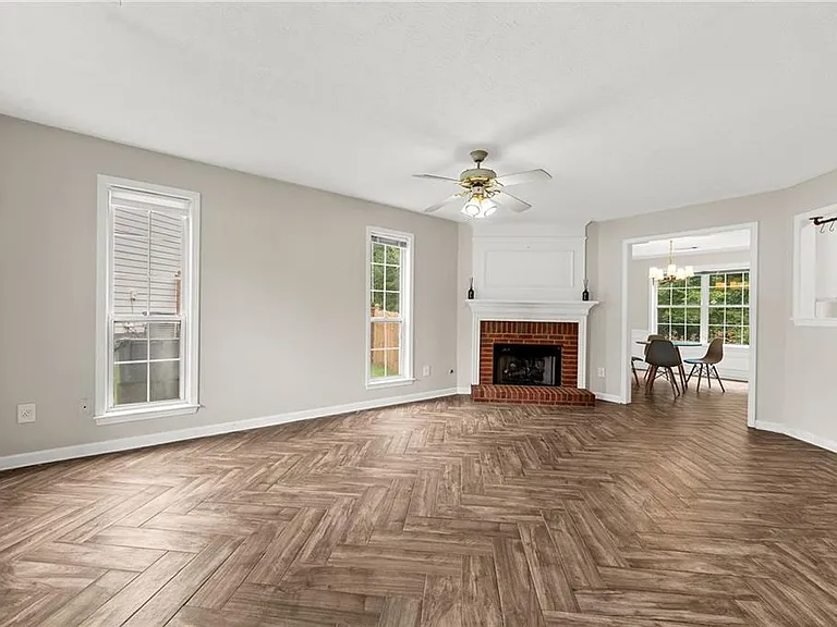 370 Manor Glen Dr — Photo 7