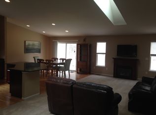 2709 Signature Cir, Pinckney, MI 48169