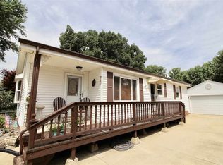 327 Glendale St, Creve Coeur, IL 61610