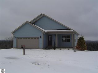 564 Kingsley Rd, Kingsley, MI 49649