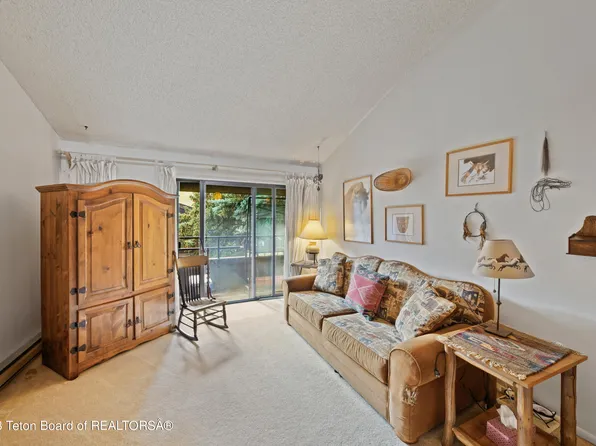355 W Deloney Ave APT C-14, Jackson, WY 83001