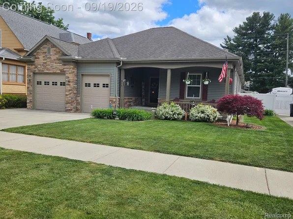 511 Elm St, Wyandotte, MI 48192