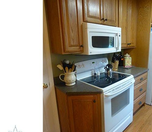 5th image of 1584 Menominee Dr