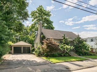 32 Devereux St, Marblehead, MA 01945