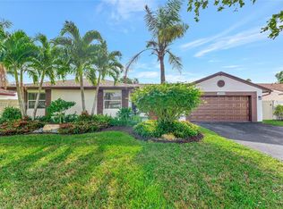 14640 Highland Springs Ct, Davie, FL 33325