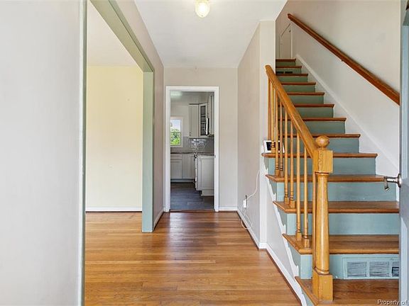3rd image of 153 Sheppard Dr