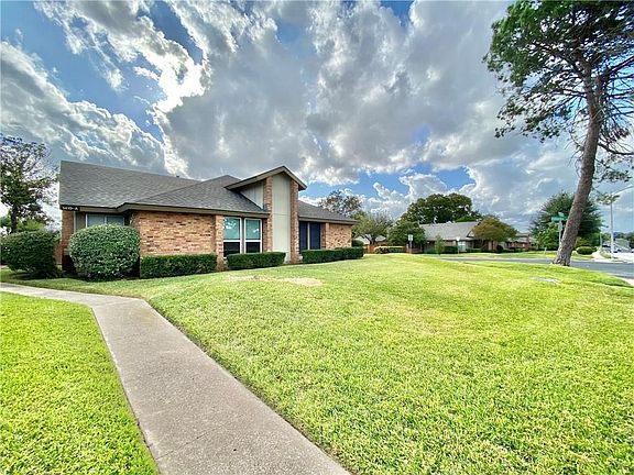 2nd image of 1419 W Braker Ln #A