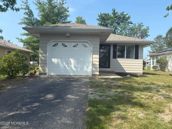 101 Bonaire Drive, Toms River, NJ 08757