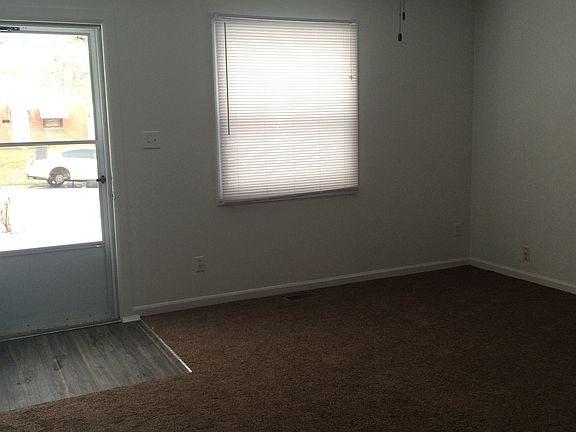2nd image of 6240 Lorimer St