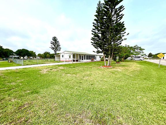 3rd image of 1303 Jordan Loop