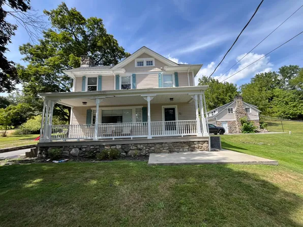 72 Lakes Rd, Monroe, NY 10950