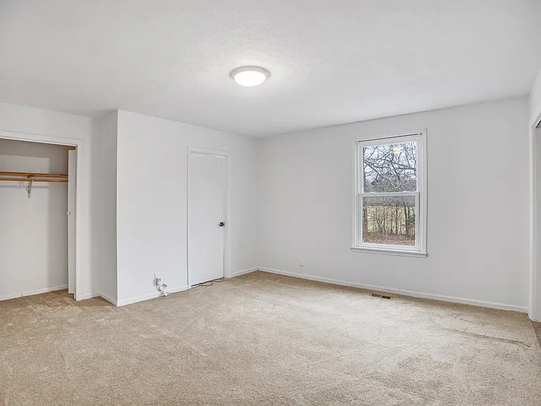 155 Covington Ln — Photo 6