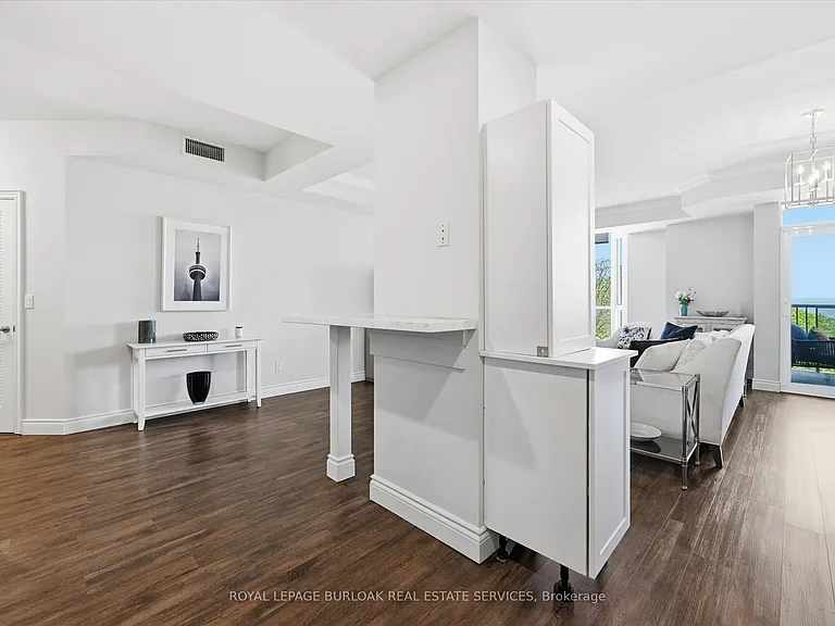 1477 Lakeshore Rd #305 — Photo 15