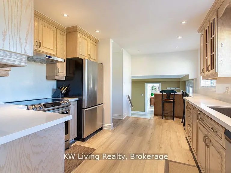 702 Lake Dr S — Photo 18