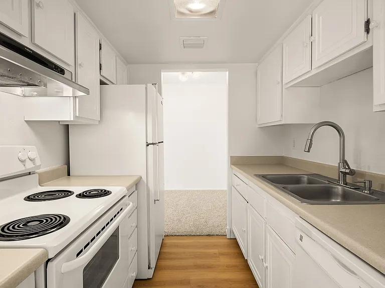 50 Sombart Ln — Photo 15