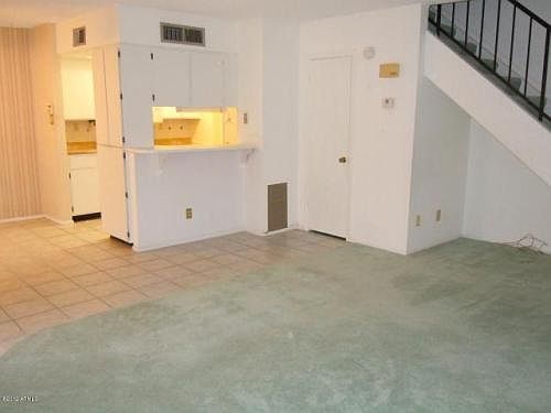 2nd image of 814 E Eugie Ave