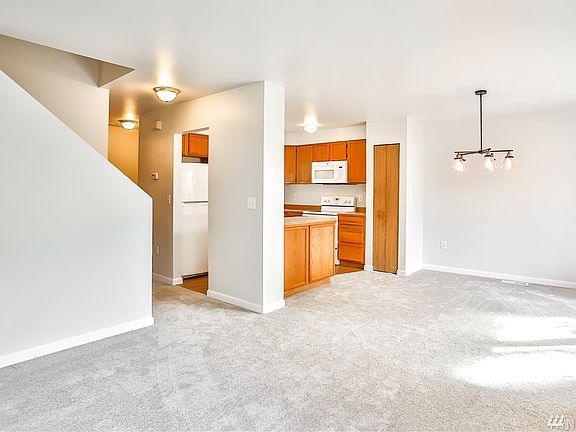 3rd image of 108 96th Ave SE #A
