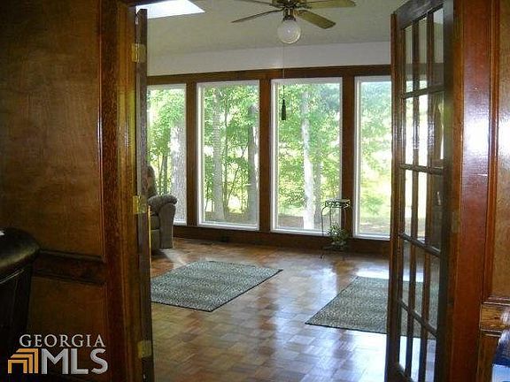 3rd image of 140 Willow Lake Ln