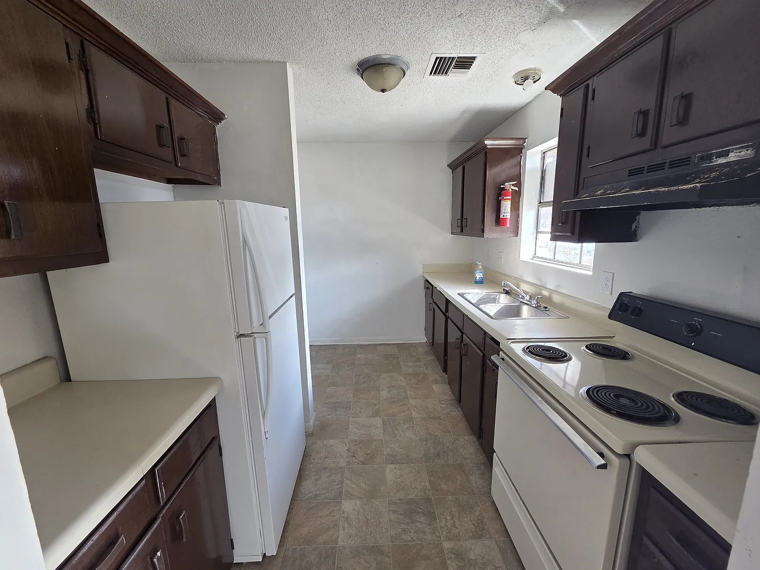 202 Belgium Street - A — Photo 2