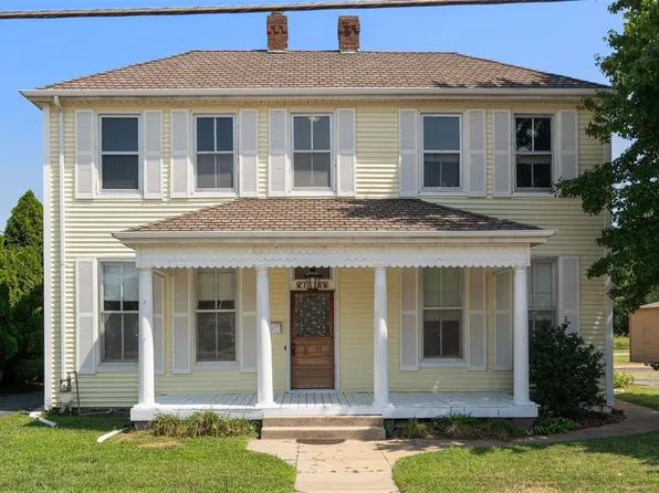 1920 N 2nd St, Saint Charles, MO 63301