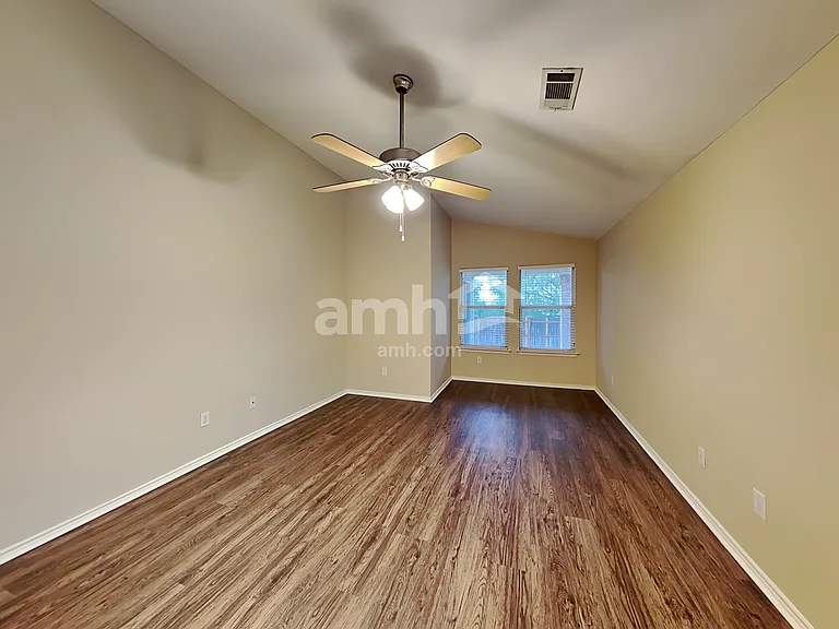 6436 Geneva Ln — Photo 10