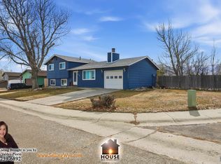 6579 Cherokee Ln, Casper, WY 82604