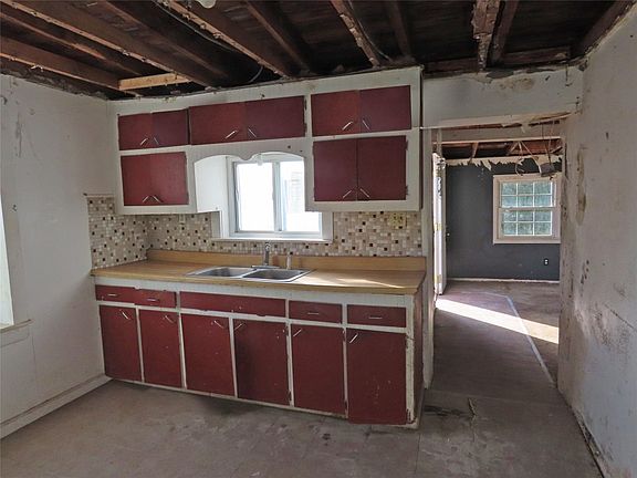 5th image of 22 Otseningo St
