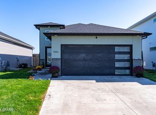 5961 Lou Ann St, Grand Forks, ND 58201