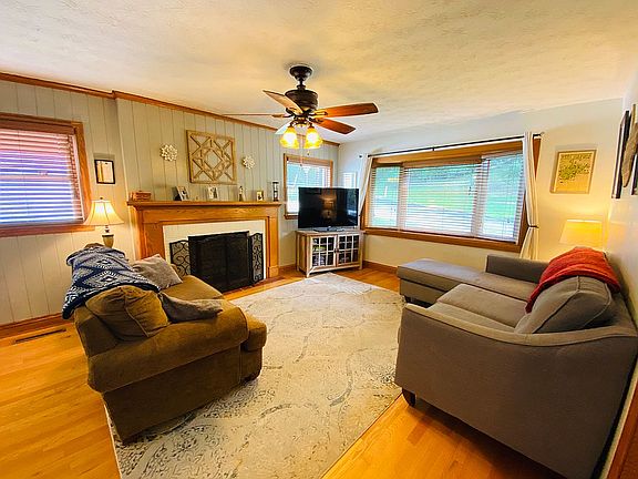 2nd image of 602 Gordon Dr