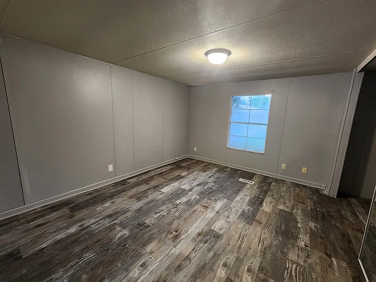 700 W Ridgeway Ave #111 — Photo 7