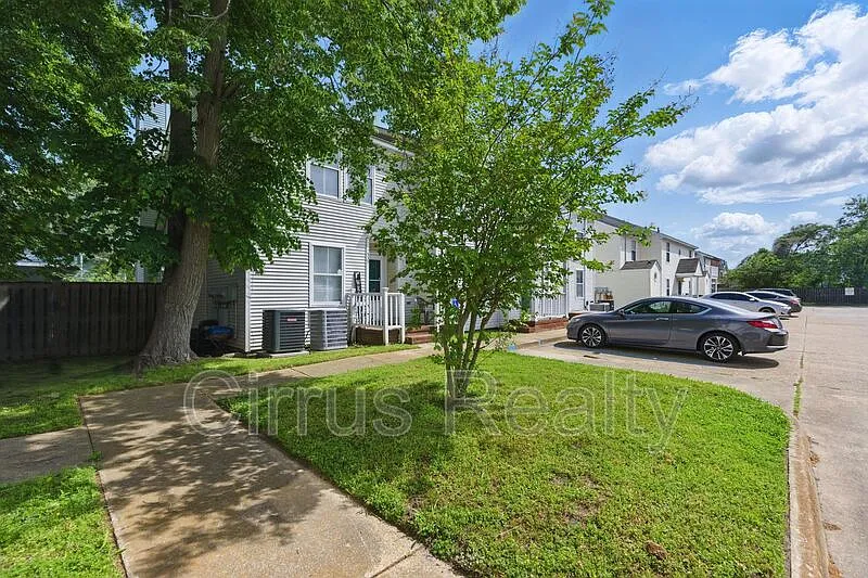2 bed, 2.0 bath, 1111 sqft, $1,495 — Photo 2