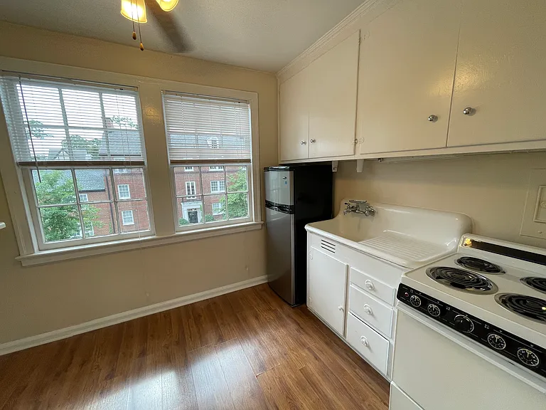 2823 Thornhill Rd — Photo 14