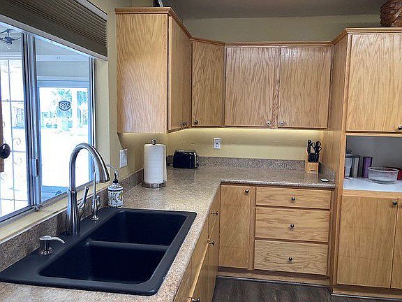3rd image of 3033 Mescalero Dr