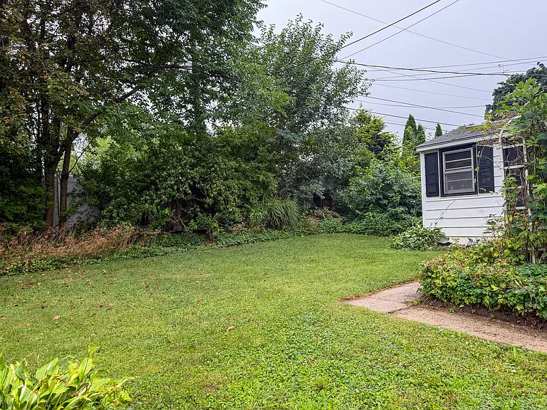 527 W Marion St — Photo 30
