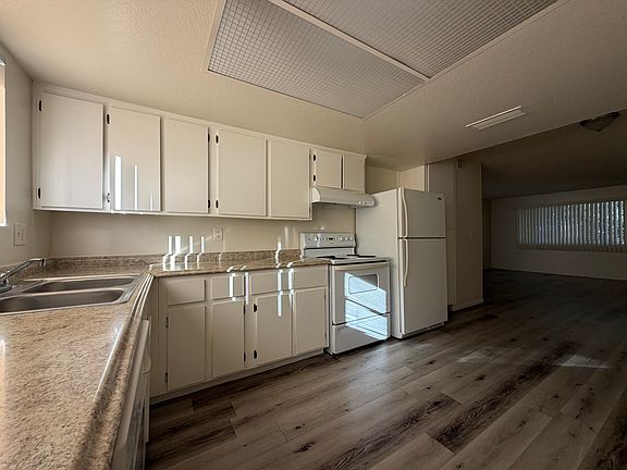 4th image of 3351 W Harmont Dr Unit 3