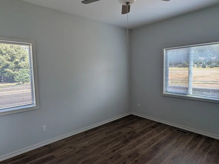4202 Hoff Rd — Photo 9