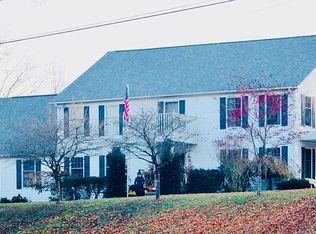 425 Dominick Cir, Summersville, WV 26651