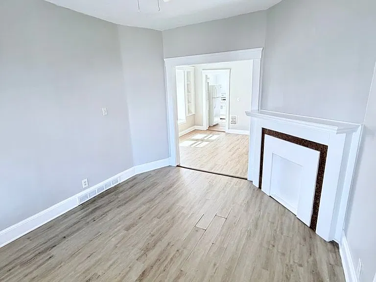 3914 W 21st St — Photo 11