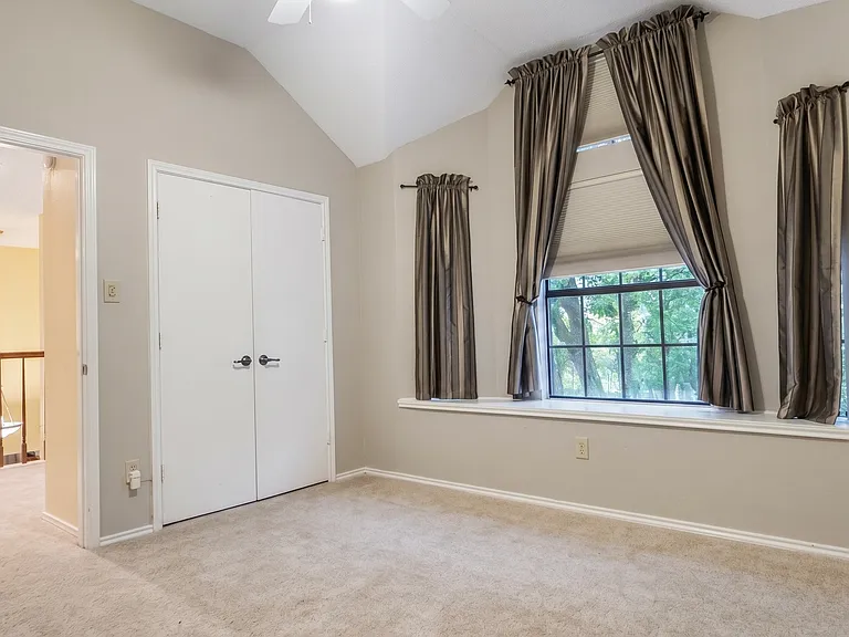 6606 Cliffwood Ct — Photo 22