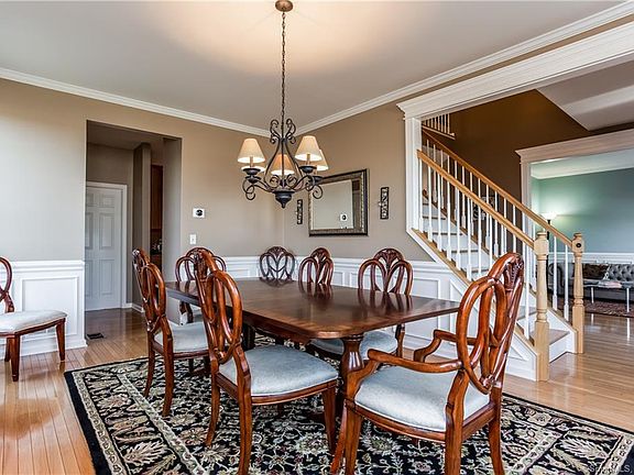 5th image of 27 Dartmouth Dr