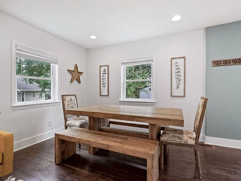 2410 S Dakota Ave NE — Photo 24