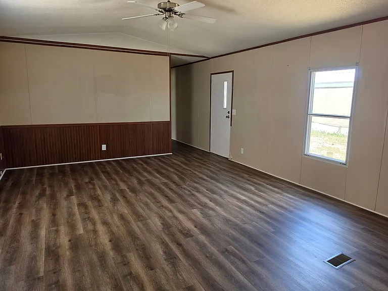 3509 Cesar Chavez Dr — Photo 10