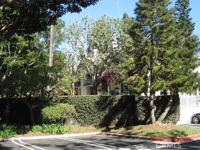 2577 Plaza Del Amo — Photo 17