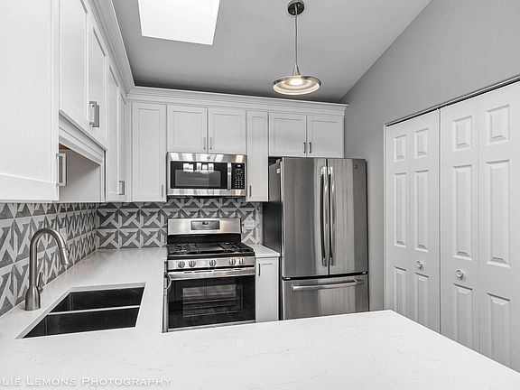 2nd image of 7415 Canterbury Pl #22-2